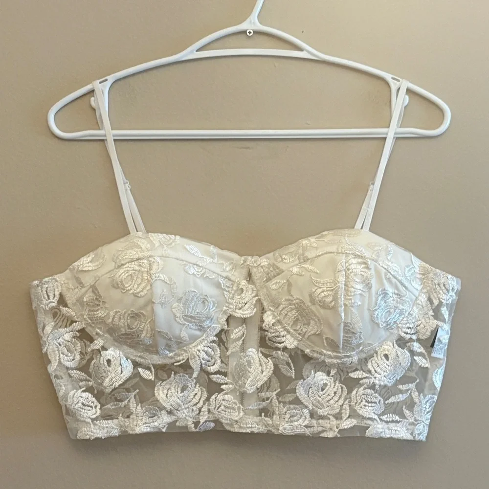 4/$20➡️  Sheer White Floral Lace Bustier with Zip Back – Size Large 20" PTP EUC - Picture 2 of 13